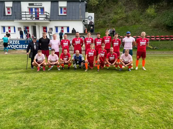 Orzeł II Wojcieszów wygrał 4:3 z PUB-GOL Jelenia Góra po dramatycznym meczu