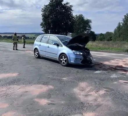 Zderzenie dwóch samochodów osobowych w pobliżu strefy ekonomicznej w Złotoryi