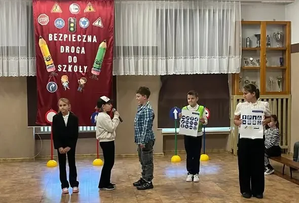 Bezpieczna droga do szkoły – uczniowie z gminy Złotoryja spotkali się z policją