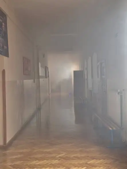 Ćwiczenia powiatowe w Złotoryi: pożar w liceum i ratownictwo wysokościowe