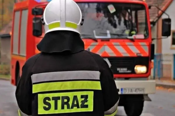 Złotoryja: Służby mundurowe oddały hołd zmarłemu policjantowi z Bolesławca