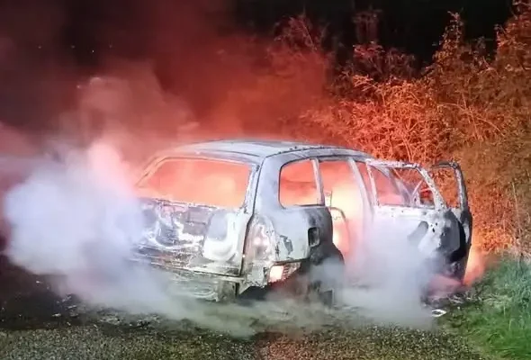 Pożar samochodu osobowego w Jadwisinie. Interweniowały służby ratunkowe