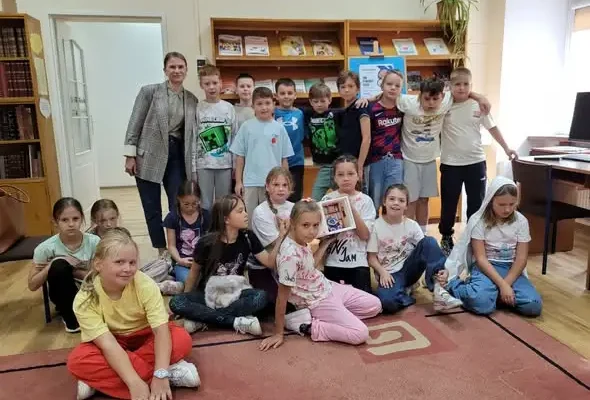 Uczniowie klasy 3d ze Złotoryi poznawali tajniki dobrostanu w Bibliotece Pedagogicznej