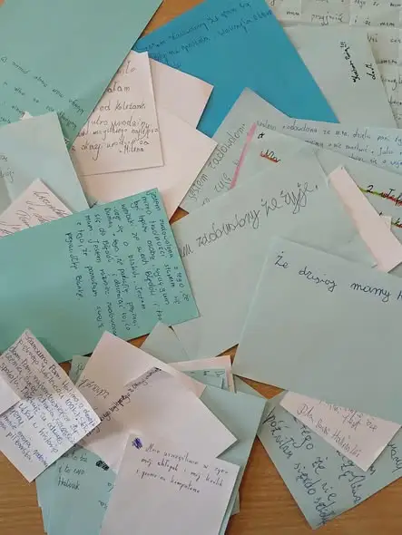Uczniowie ze Złotoryi „grają w zadowolenie” i szykują urodzinową niespodziankę dla 100-letniej powstańczki